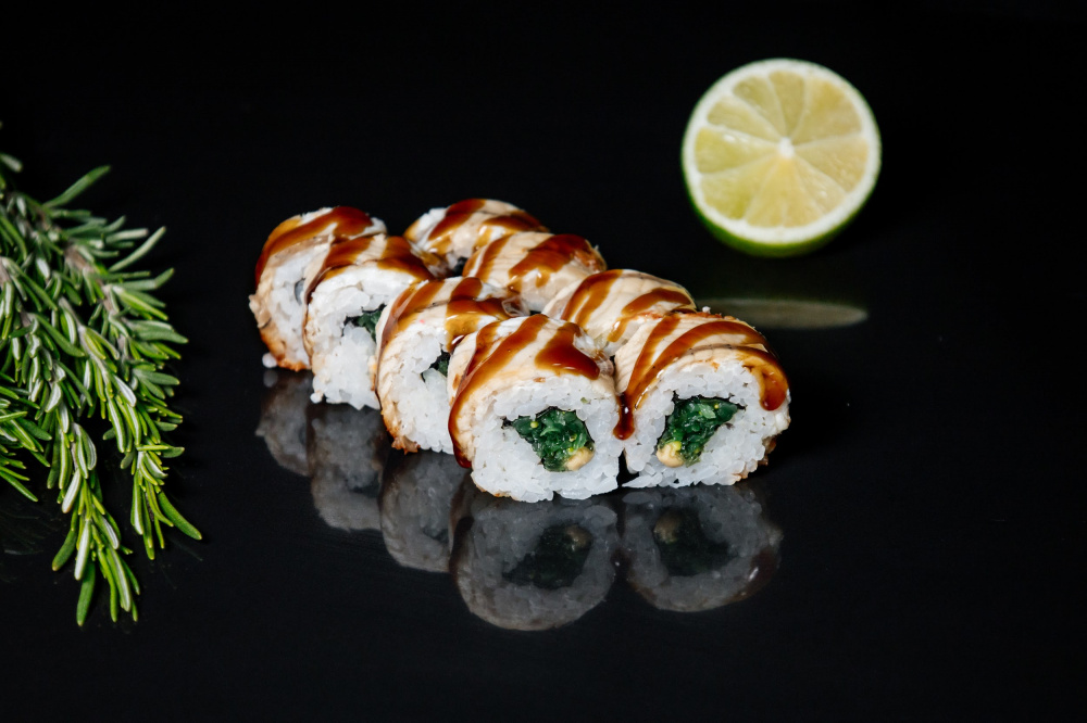 Унаги Чука Маки ролл