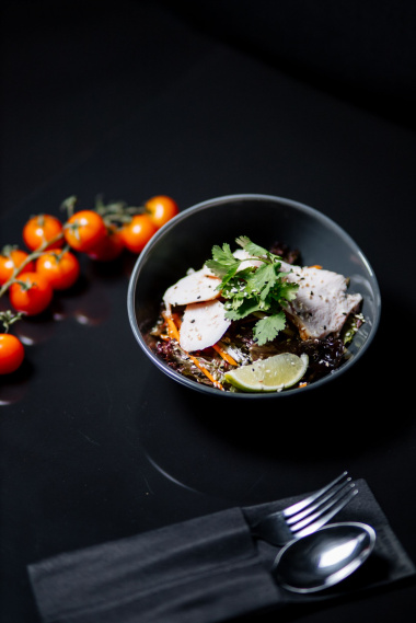 Салат с копченой курицей