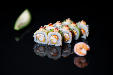 Угорь с авокадо